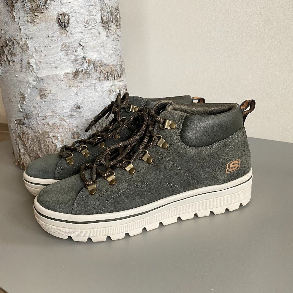 Skechers Street Cleats Haute Hikes Green Suede Boots S8